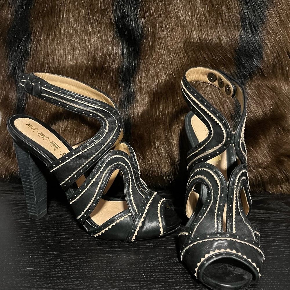 Lamb ( Gwen Stefani’s brand) black heels. Size 7